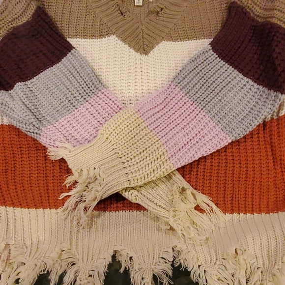 Colorblock Fringe Sweater - Picture 6 of 6